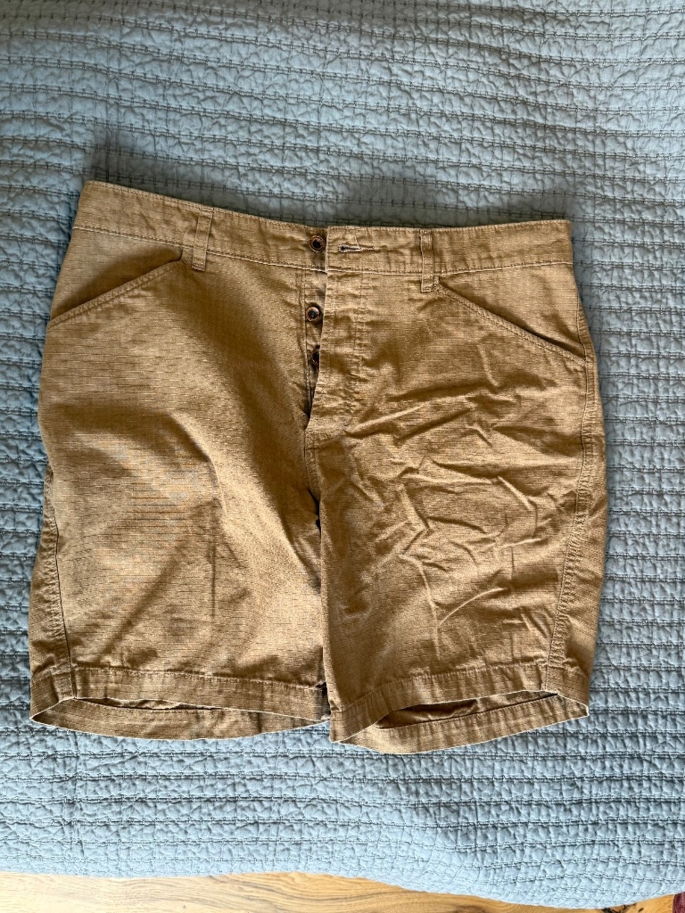 Taylor Stitch Camp Short in Khaki Ripstop.